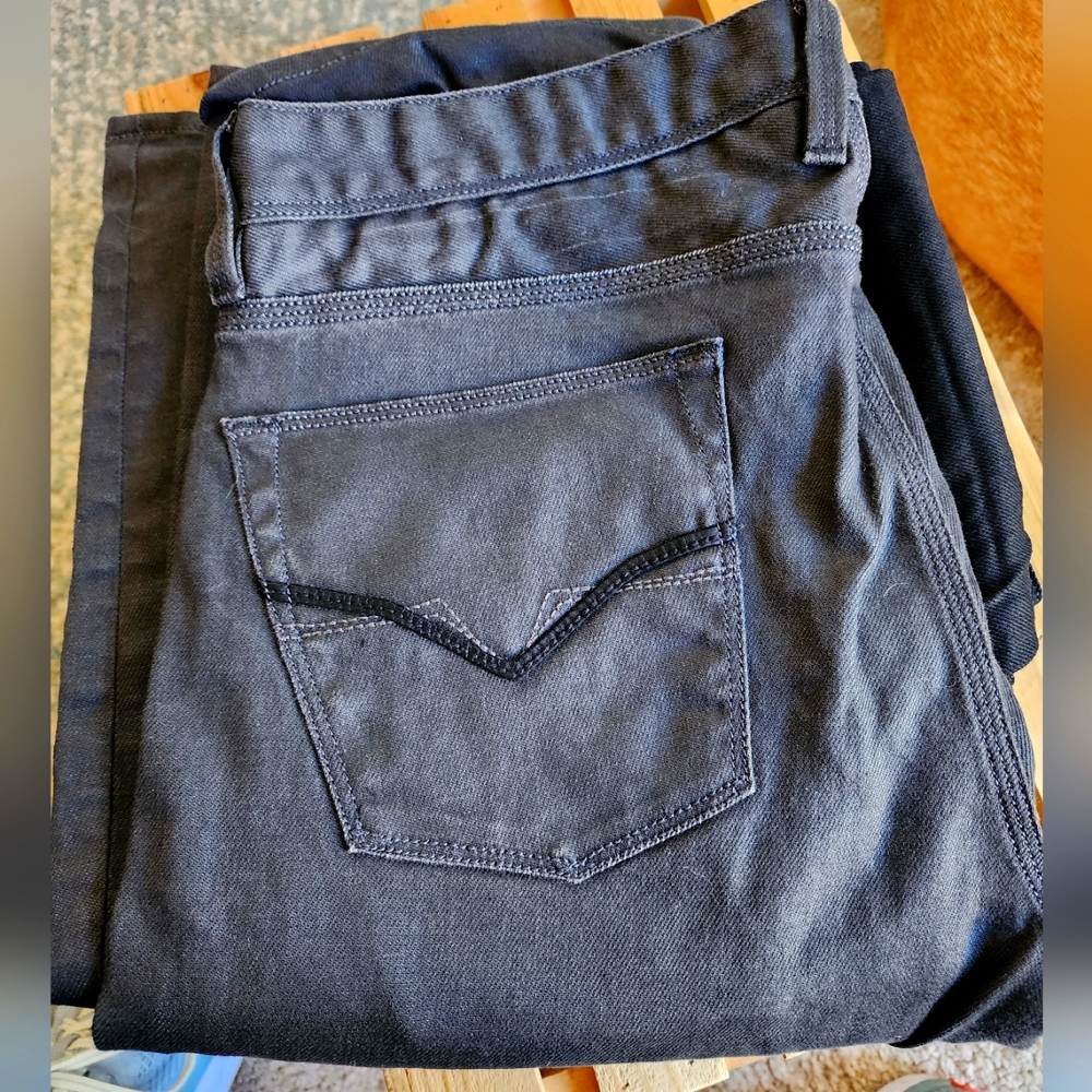 GUESS Lincoln-Slim Straight Mens Gray Coated Denim Jeans Pants Sz 34 X 30